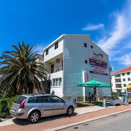 Apartments Ella * Makarska