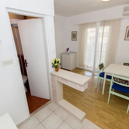 Apartments Ella * Makarska